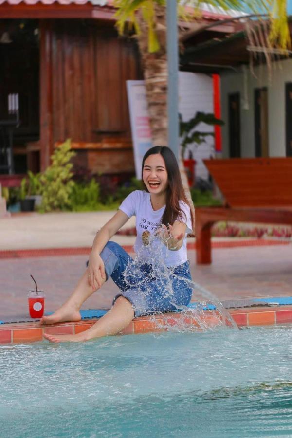 Srihome ยายศรีโฮมแอนแคมป์ปิ้ง Ban Don Tum Екстер'єр фото