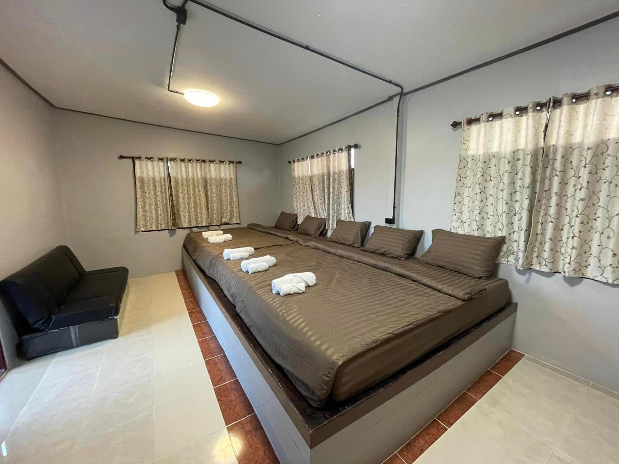 Srihome ยายศรีโฮมแอนแคมป์ปิ้ง Ban Don Tum Екстер'єр фото
